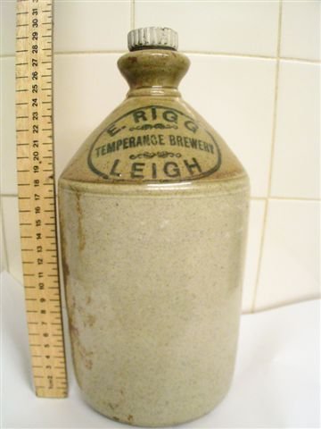 jug 001.jpg (24736 bytes)